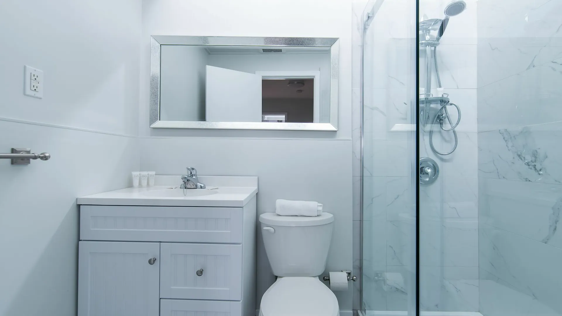 Bi-Level 3Br In Little Italy By Sonder Apartment Toronto